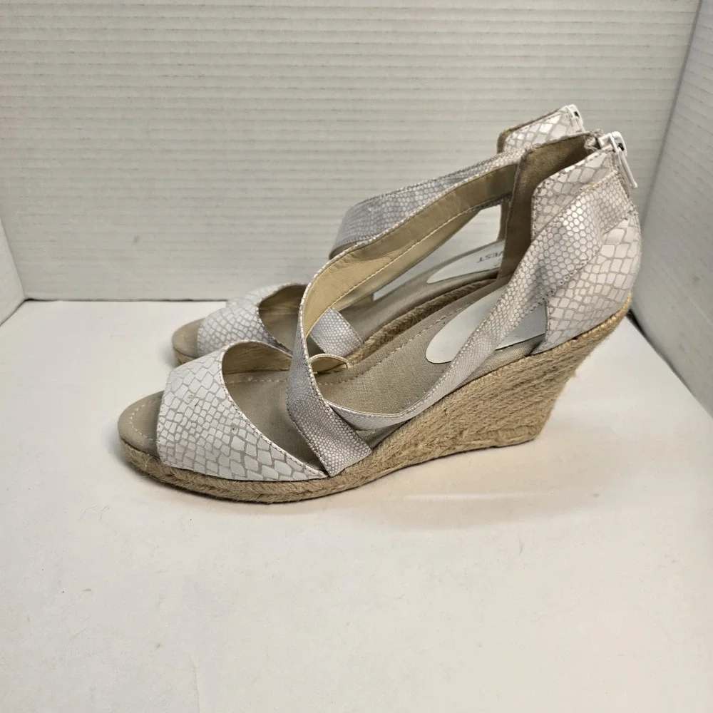 Nine West Womens White Snakeskin Espadrille Wedge Sandals Back Zip Size 10‎